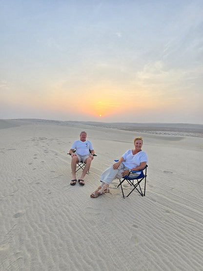 Doha: Ganztägige private Wüstensafari mit Kamelritt, Binnensee und BBQ-Abendessen