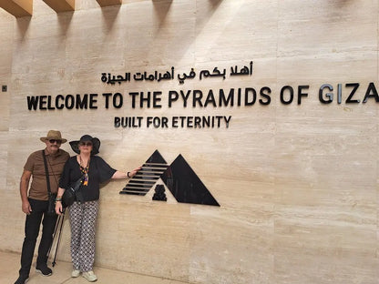 カイロ：ギザのピラミッドとスフィンクスへの半日ツアー