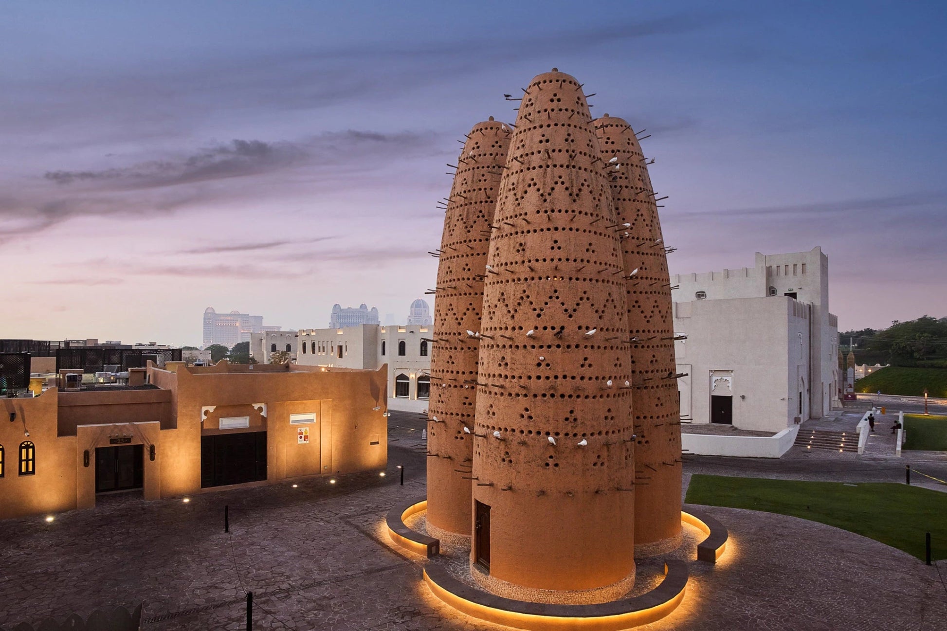 Doha: City Highlights Tour with Hotel and Airport Pickup