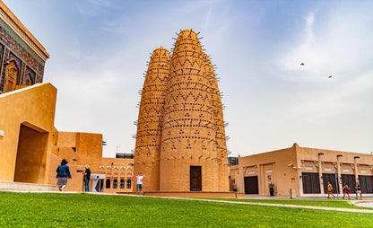Doha: City Tour with Souq Waqif, The Pearl and Katara Village