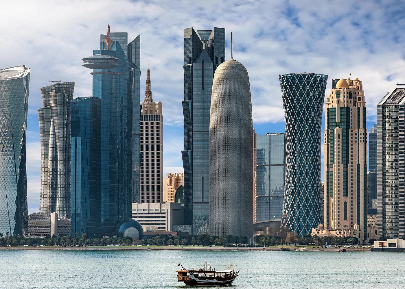 Doha: Combo Private City Tour and Half - Day Desert Safari