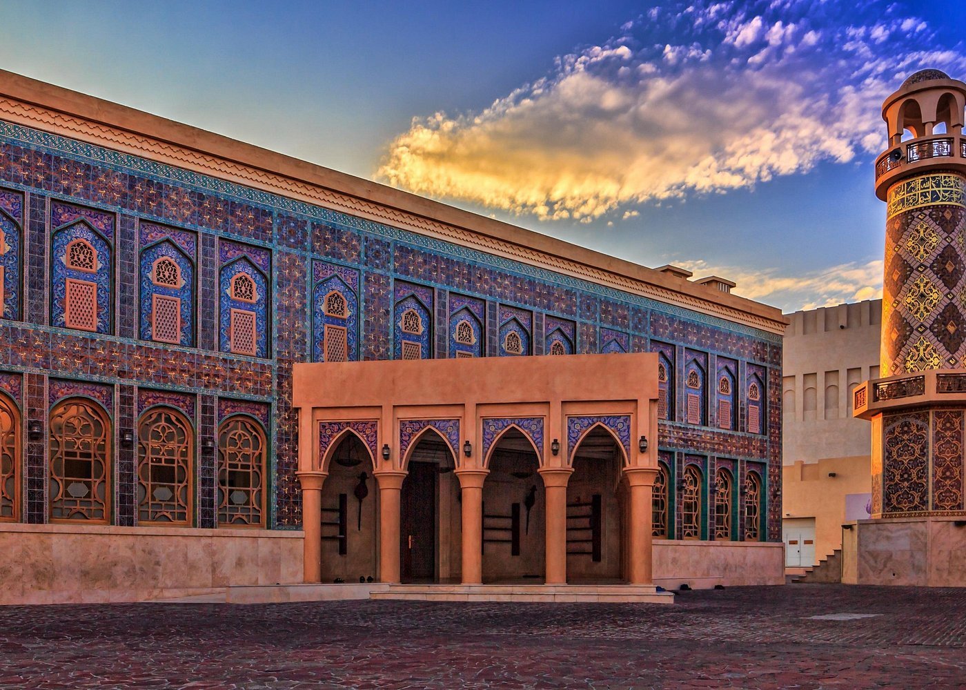 Doha: Combo Private City Tour and Half - Day Desert Safari