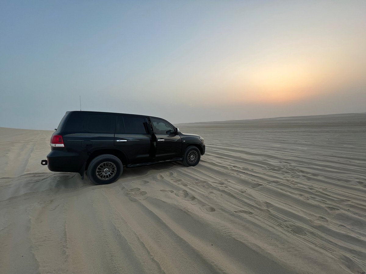 Doha : safari d'une journée dans le désert, exploration des dunes, excursion en mer intérieure et dîner barbecue