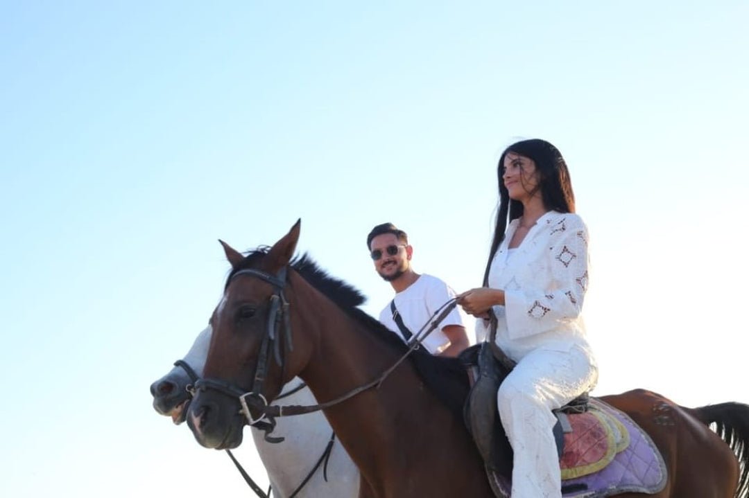 Doha: Desert Horse Riding Trip with Hotel Pickup
