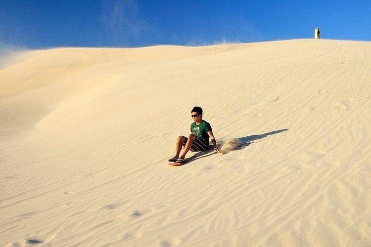 Doha: Desert Safari with Dune Bashing and Sandboarding