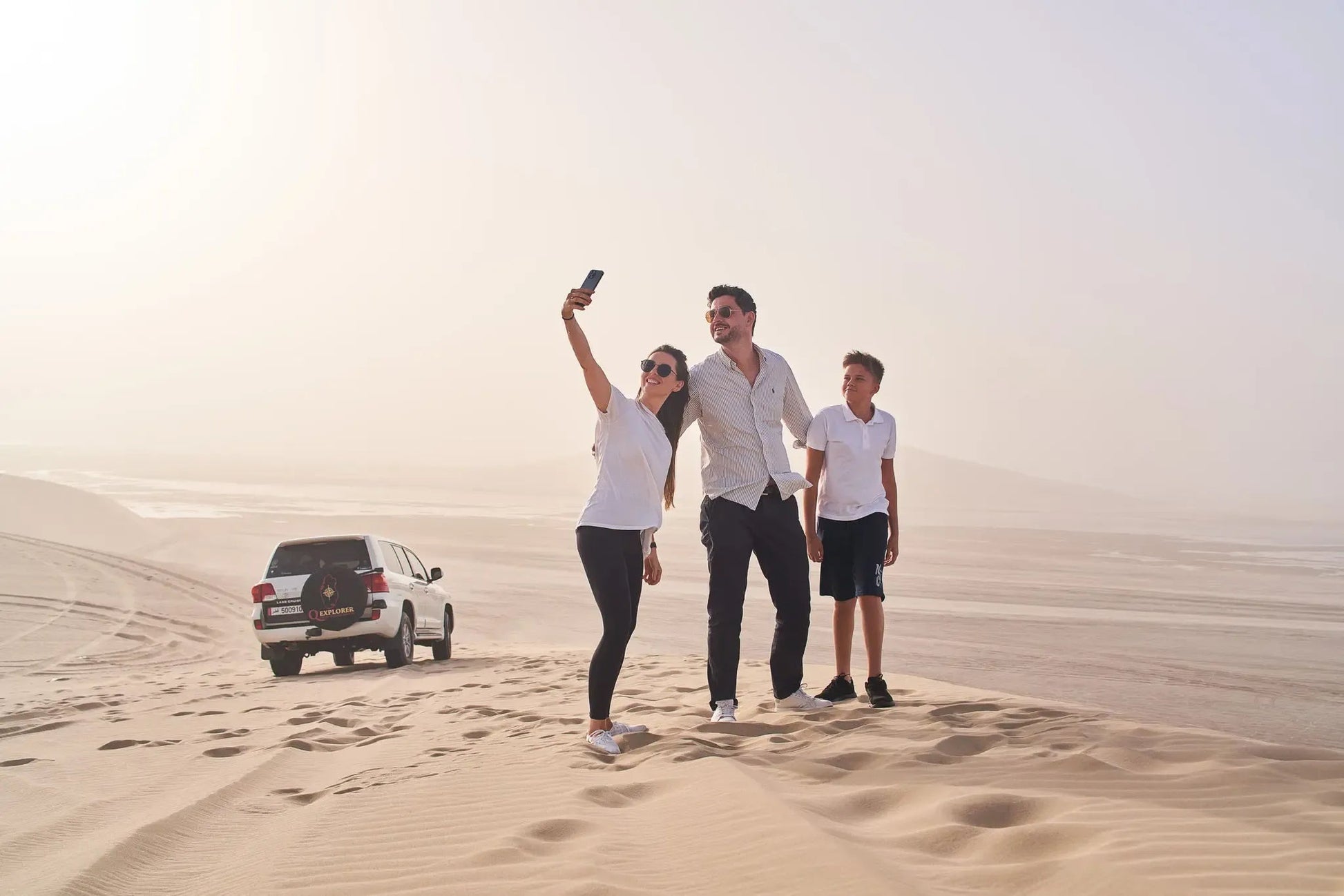 Doha: Desert Safari with Dune Bashing, Sandboarding, and Inland Sea Visit