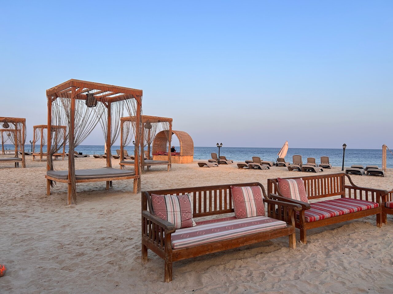 Doha: Full - Day Desert Safari with Dune Bashing and Lunch or Dinner