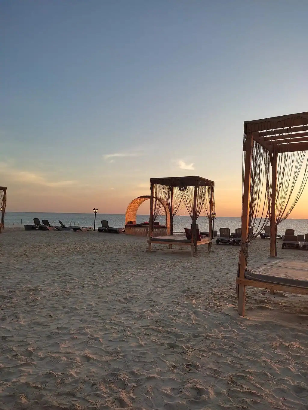 Doha: Full - Day Desert Safari with Dune Bashing and Lunch or Dinner