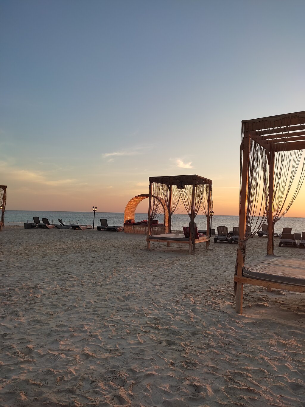 Doha: Full - Day Desert Safari with Dune Bashing and Lunch or Dinner