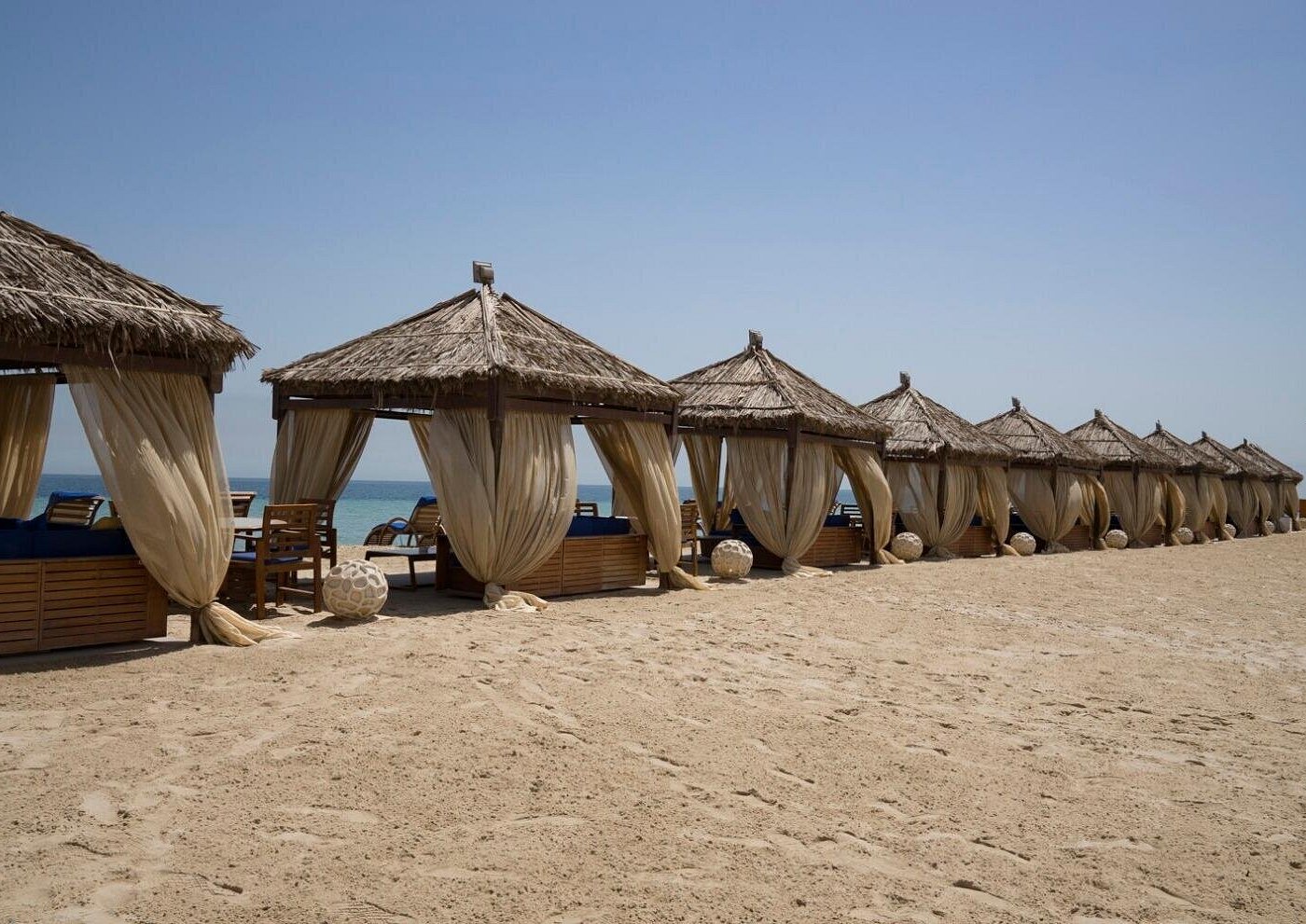 Doha: Full - Day Private Desert Safari with Camel Ride, Inland Sea and BBQ Dinner
