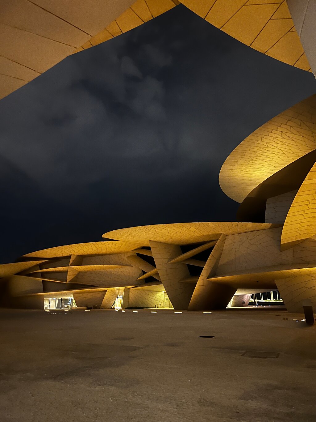 Doha: Guided City Tour to Souq Waqif, Katara, and The Pearl