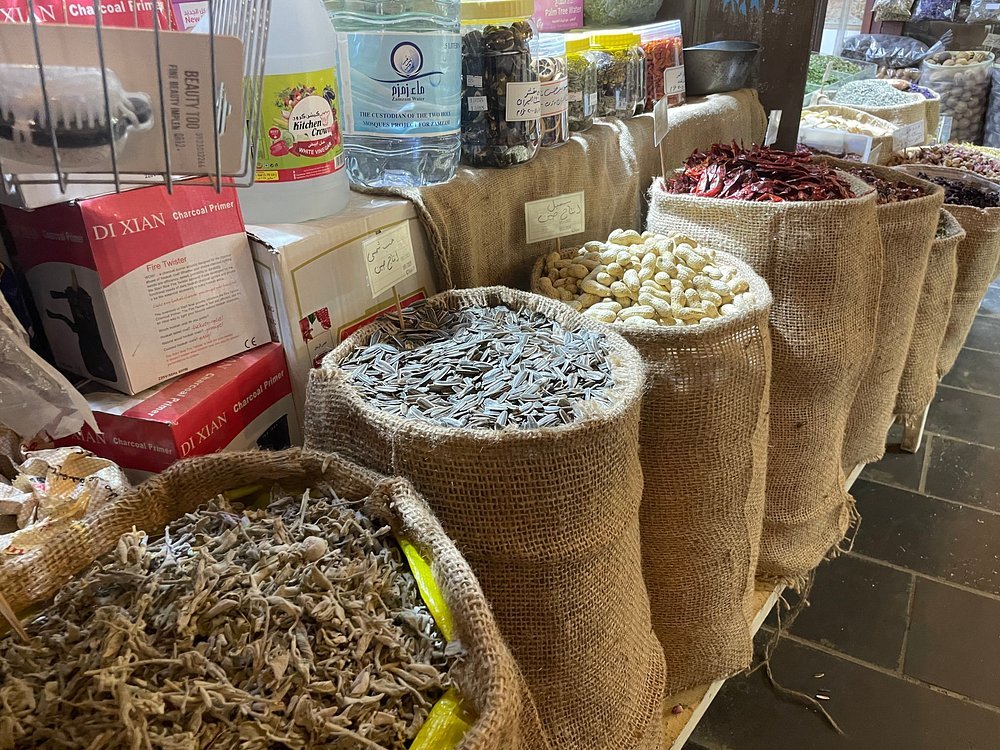 Doha: Guided City Tour with Souq Waqif, Katara, The Pearl, and Landmarks
