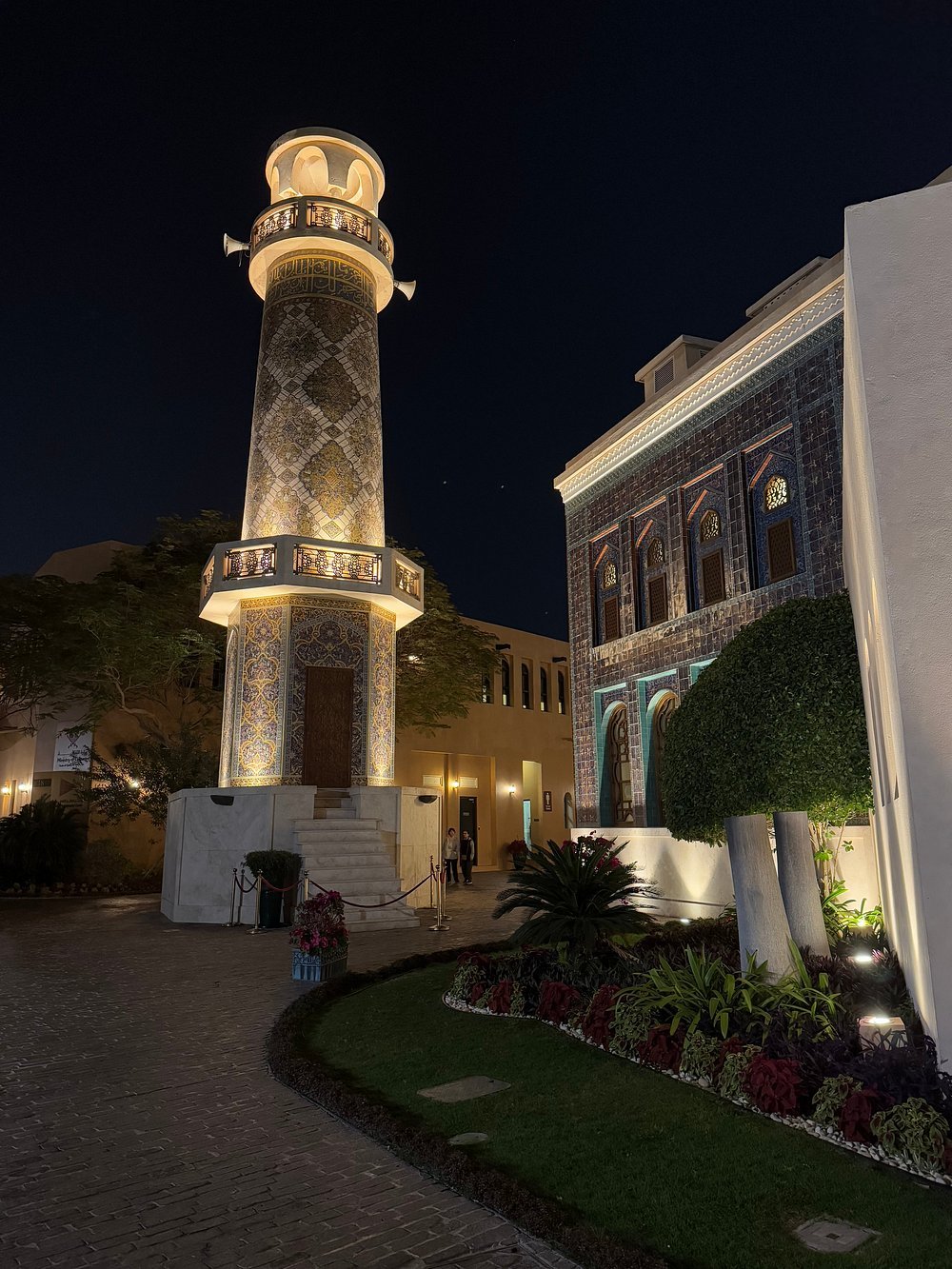 Doha: Guided City Tour with Souq Waqif, Katara, The Pearl, and Landmarks