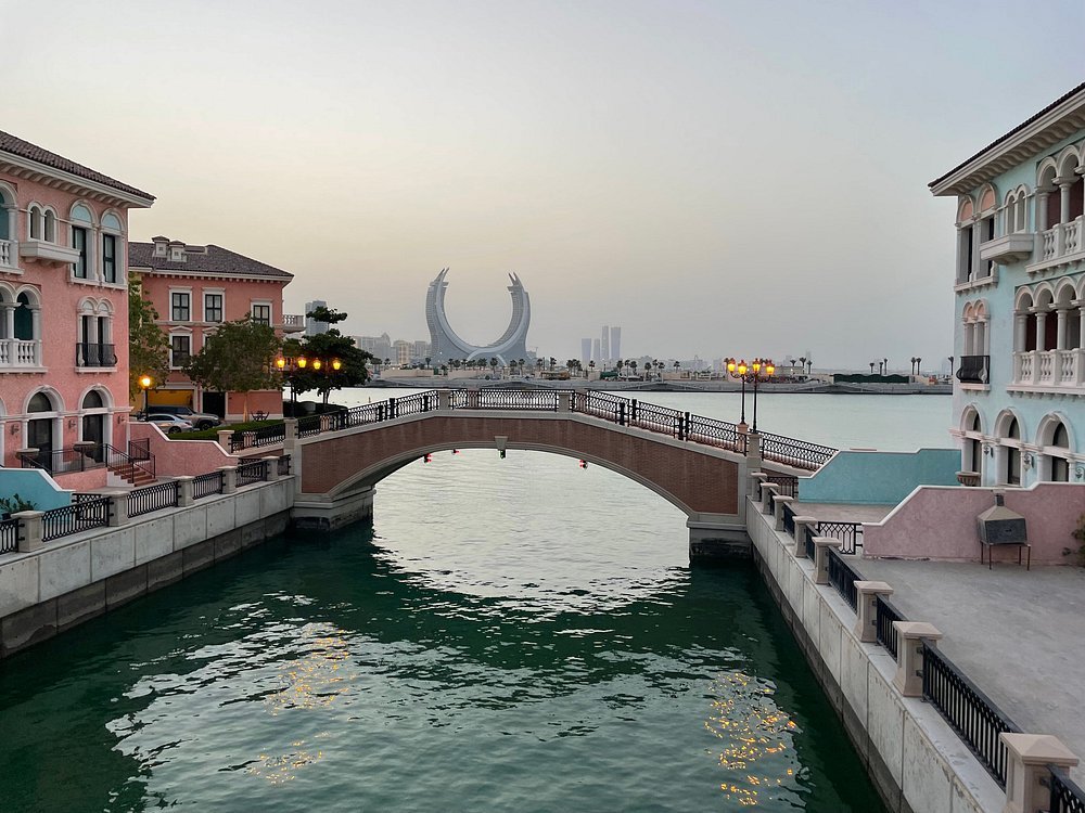 Doha: Guided City Tour with Souq Waqif, Katara, The Pearl, and Landmarks