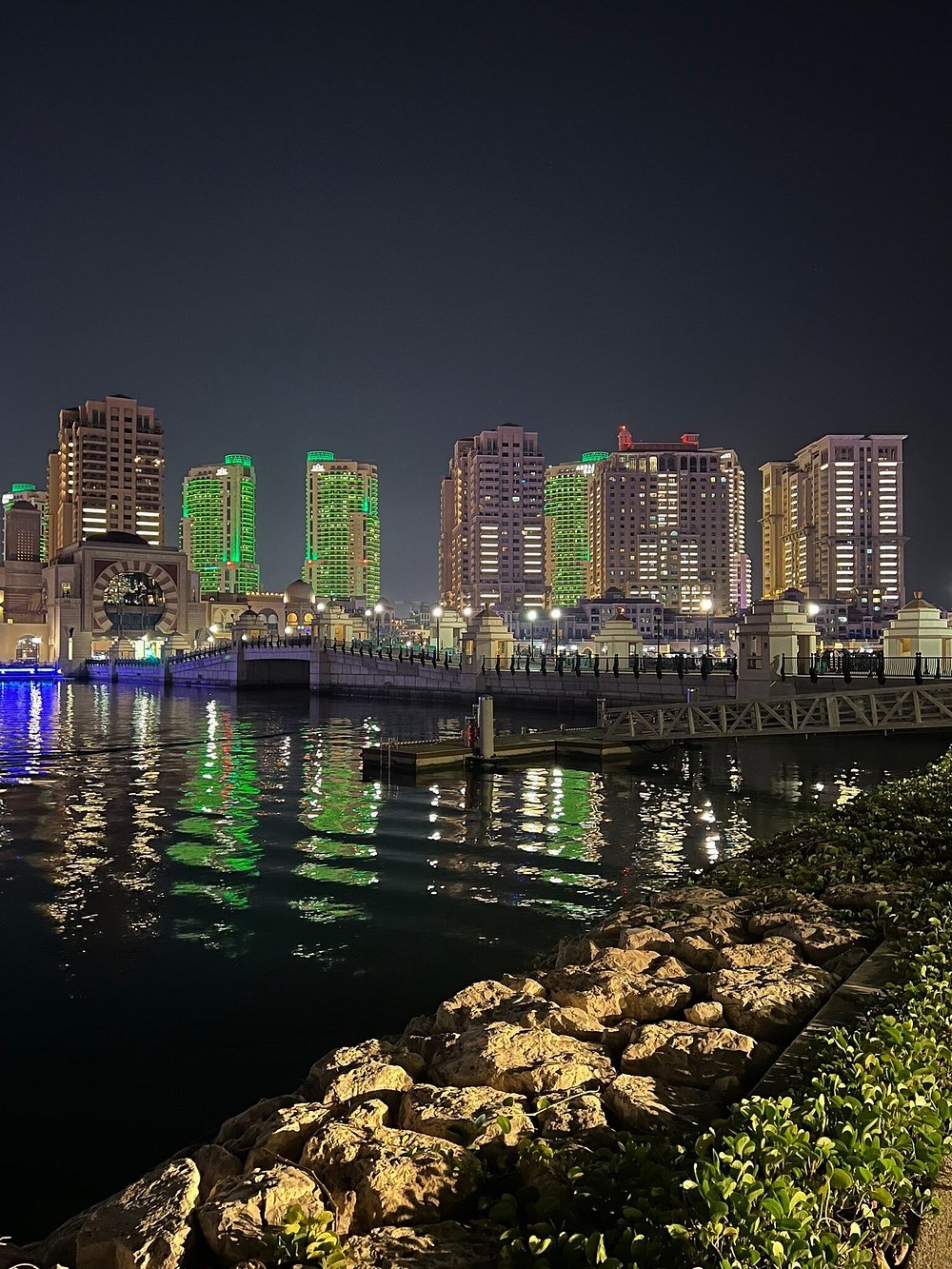 Doha: Guided City Tour with Souq Waqif, Katara, The Pearl, and Landmarks