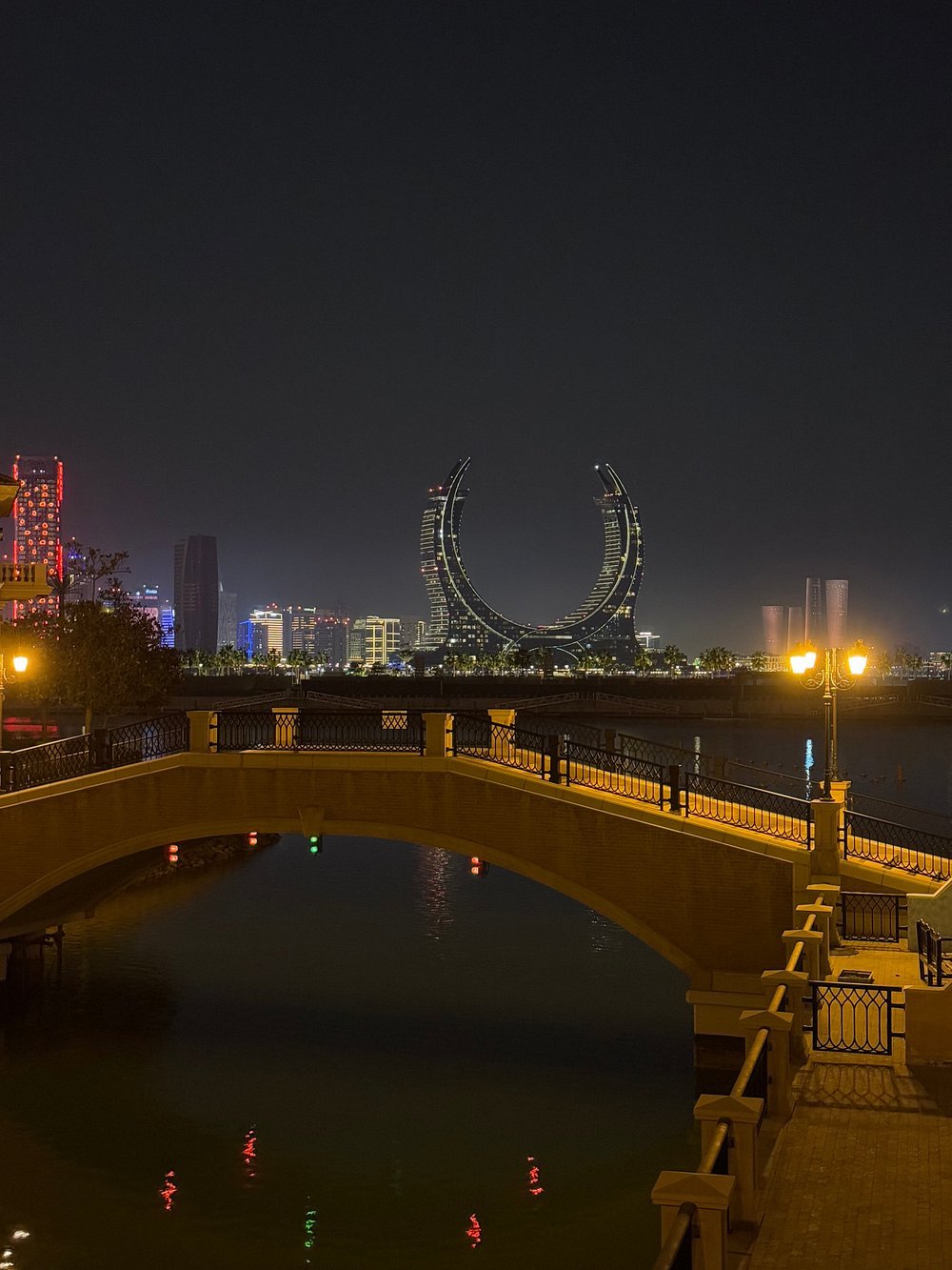 Doha: Guided City Tour with Souq Waqif, Katara, The Pearl, and Landmarks