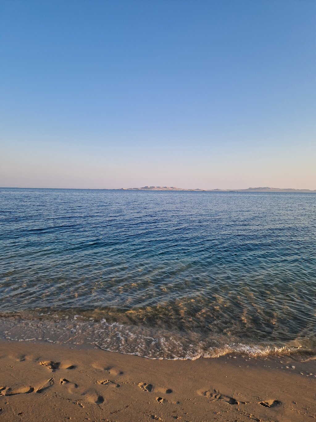 Doha: Half - Day Private Desert Safari with Camel Ride, Sandboarding and Inland Sea