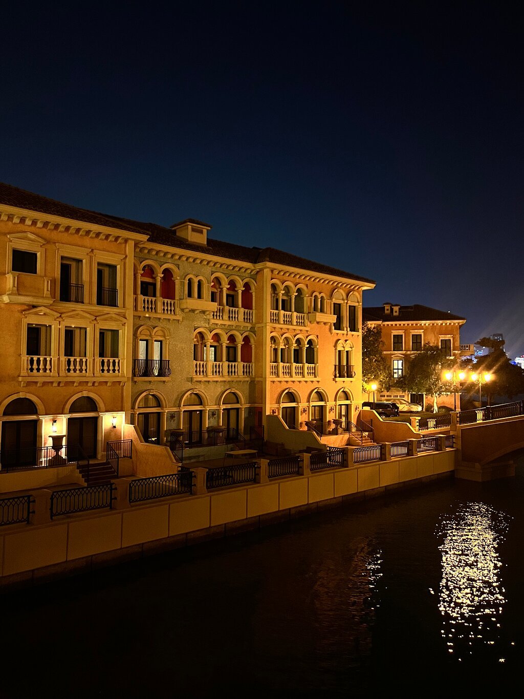 Doha: Night City Tour to Souq Waqif, Katara and The Pearl - Qatar