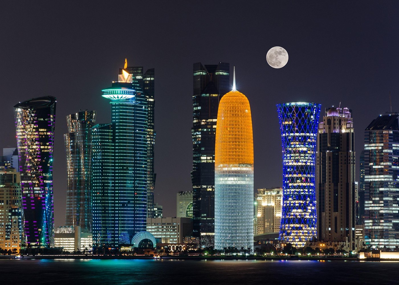 Doha: Night City Tour to Souq Waqif, Katara and The Pearl - Qatar