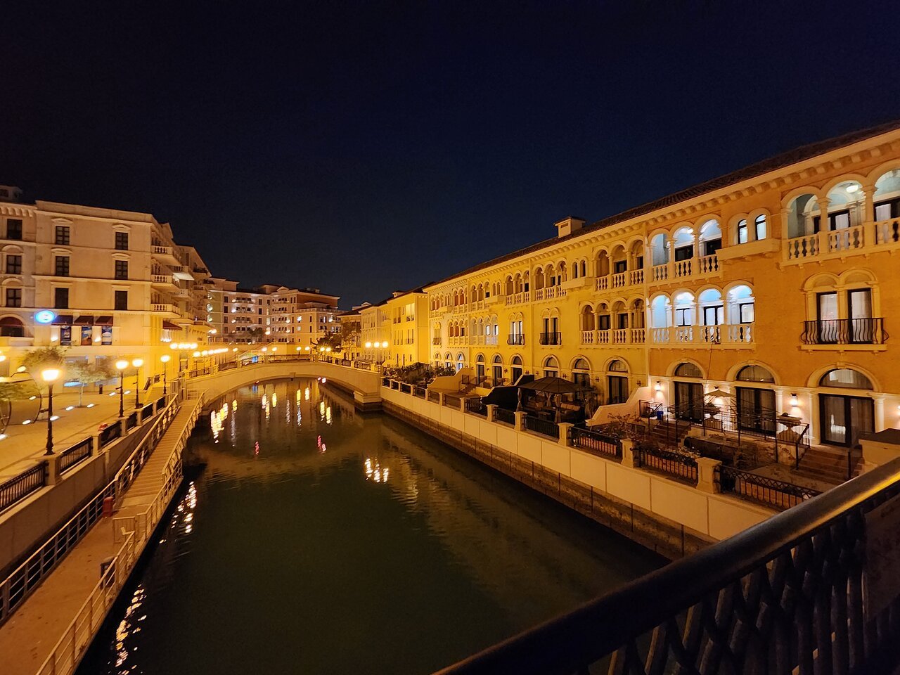Doha: Night City Tour to Souq Waqif, Katara and The Pearl - Qatar