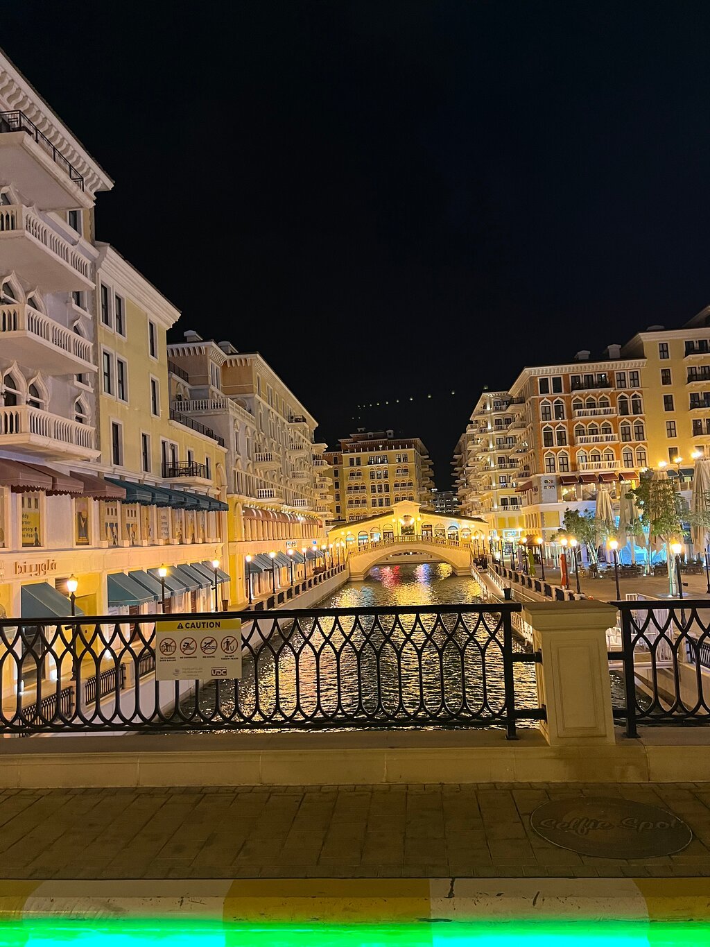 Doha: Night City Tour to Souq Waqif, Katara and The Pearl - Qatar