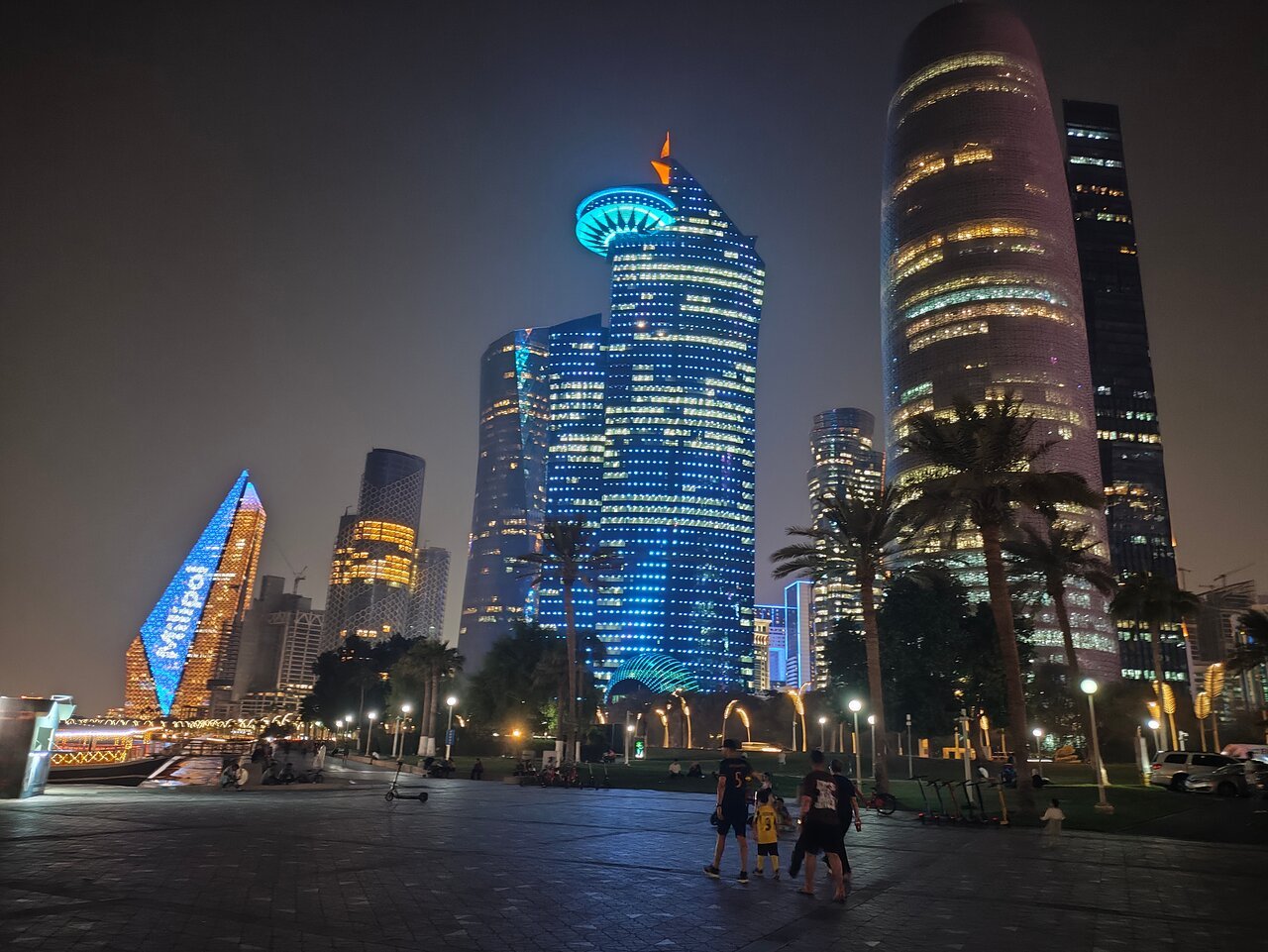 Doha: Night City Tour with Traditional Dhow Cruise