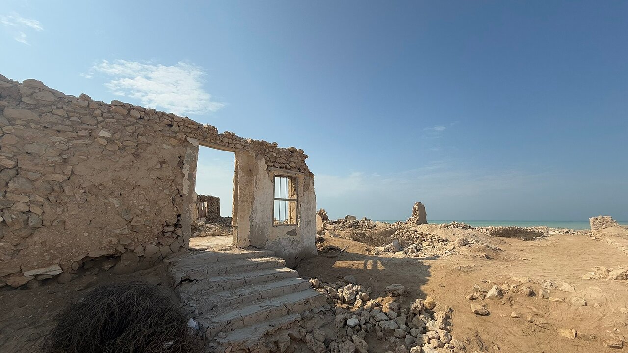 Doha: Northern Qatar, Zubara Fort, Purple Island & Mangroves Private Tour