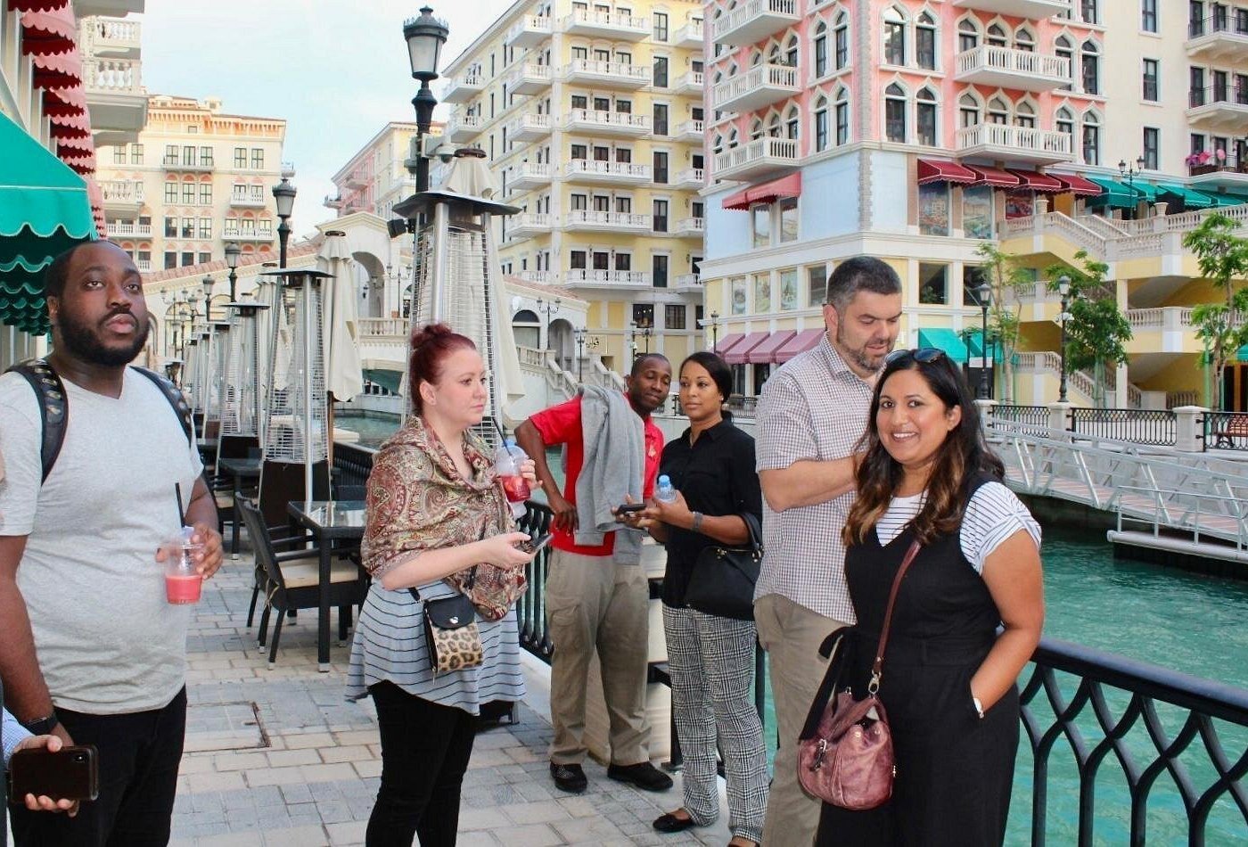 Doha: Pearl Island Food and Boat Tour with 7 Tastings