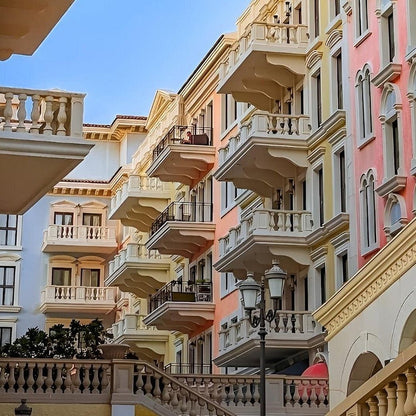 Doha: Pearl Island Food and Boat Tour with 7 Tastings