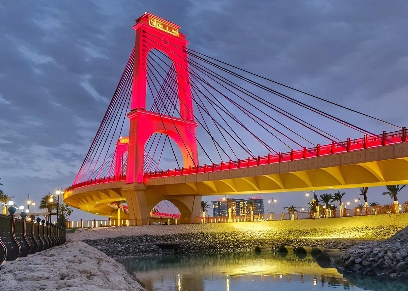 Doha: Pearl Island Food and Boat Tour with 7 Tastings