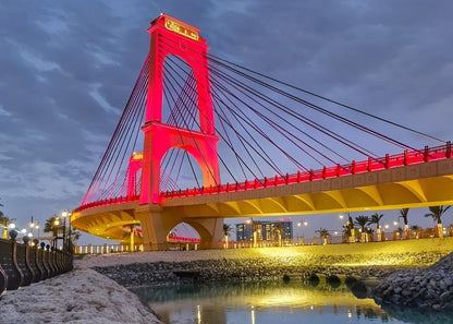 Doha: Pearl Island Food and Boat Tour with 7 Tastings