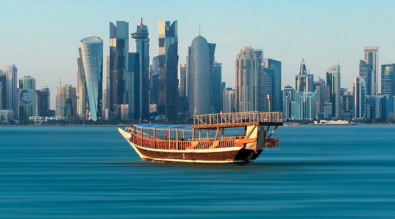 Doha: Private Dhow Cruise with Corniche Walk and Sunset Views