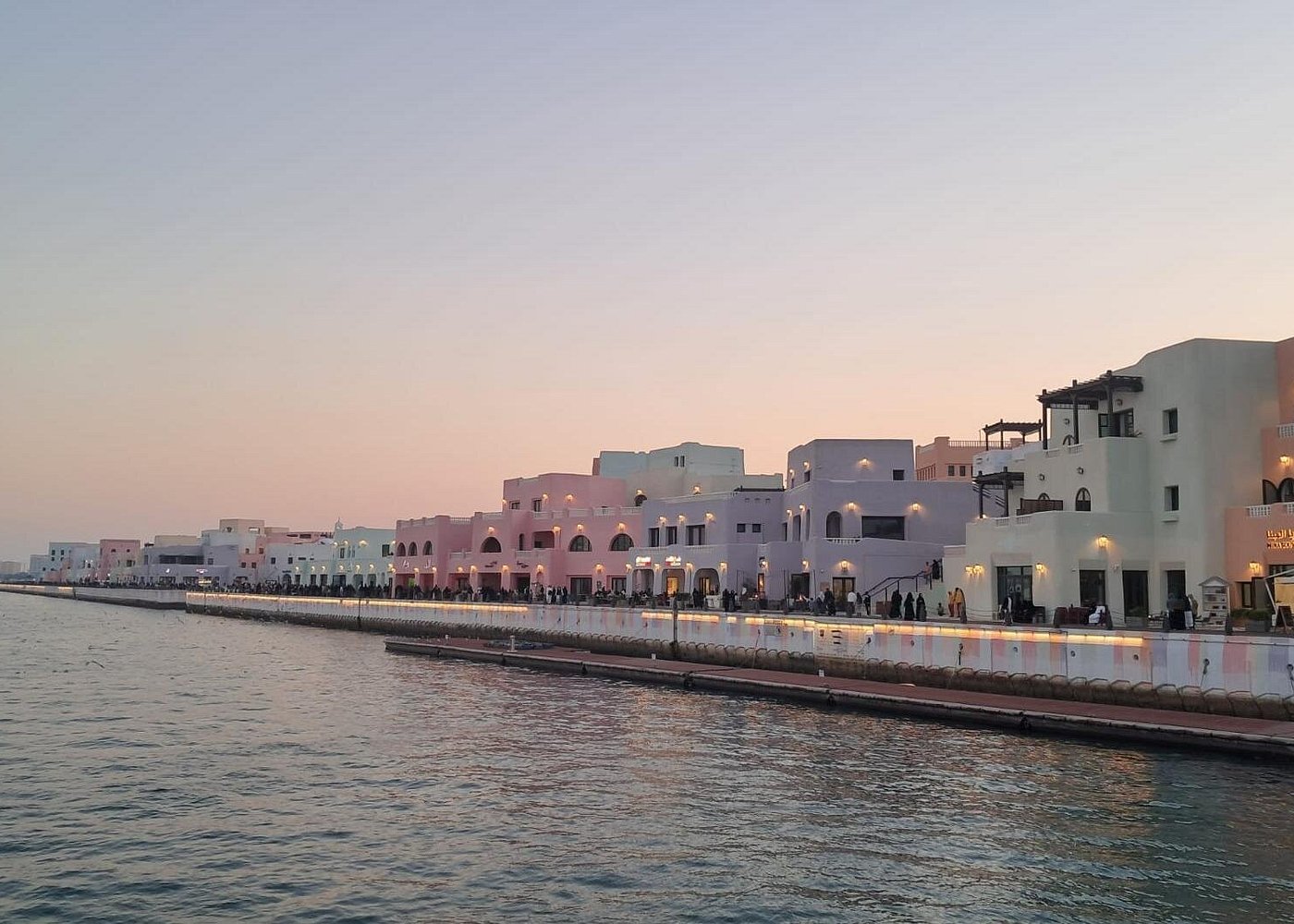 Doha: Private Dhow Cruise with Corniche Walk and Sunset Views
