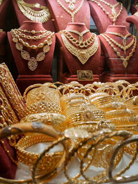 Doha: Private Half - Day Shopping Tour with local guide