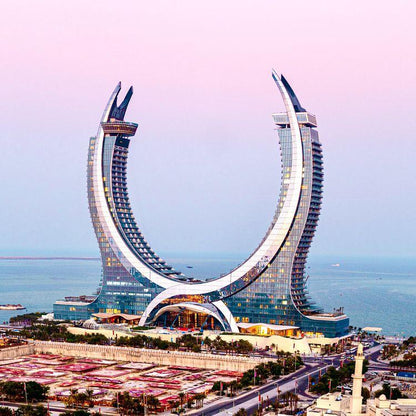 Doha: Private Layover City Tour with Souq Waqif, Katara and The Pearl