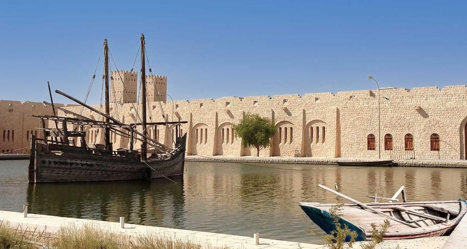 Doha: Private Tour to Sheikh Faisal Museum and Camel Racetrack