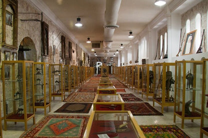 Doha: Private Tour to Sheikh Faisal Museum and Camel Racetrack