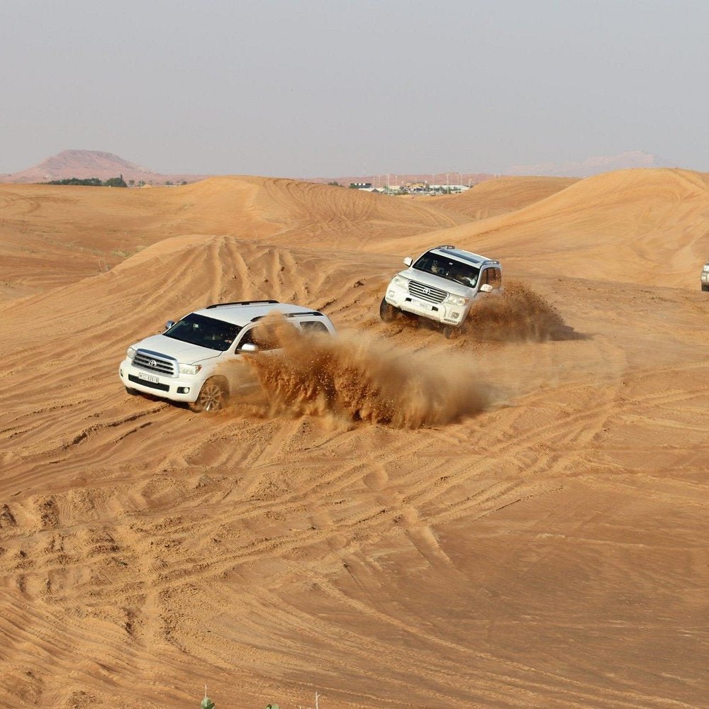 Doha: Shared Desert Safari with Dune Bashing and Sandboarding