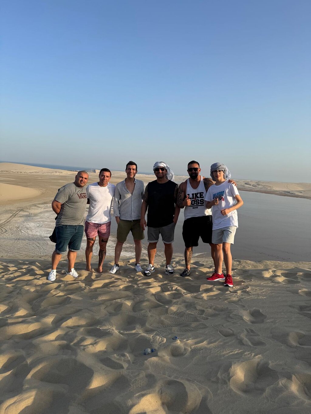 Doha: Shared Desert Safari with Dune Bashing and Sandboarding