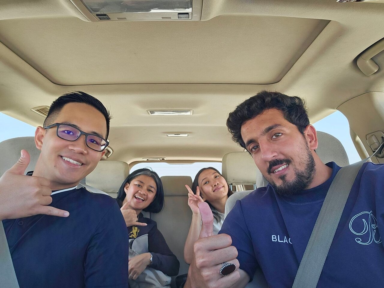 Doha: Shared Tour Half - Day Desert Safari, Sandboarding and Camel Ride