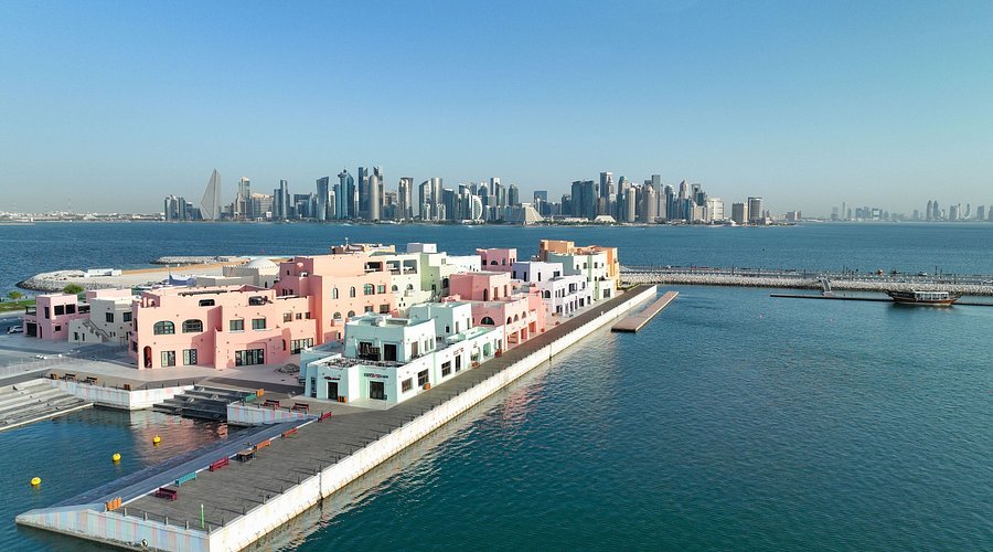 Doha: Souq Waqif, Katara, The Pearl and Old Doha Port Tour