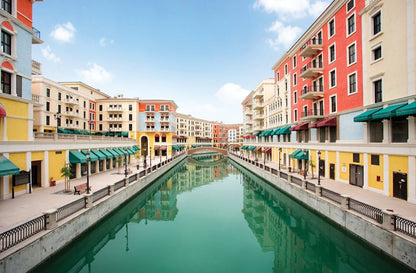 Doha: Souq Waqif, Katara, The Pearl and Old Doha Port Tour