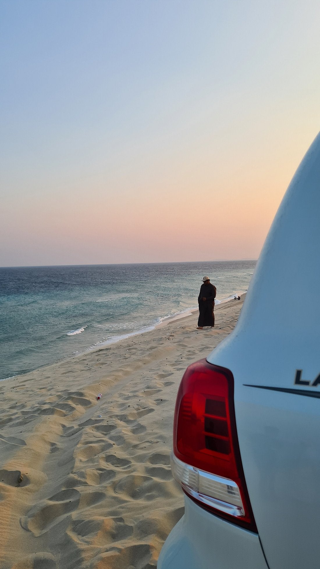 Doha: Sunrise or Sunset Desert Safari with Dune Bashing, Sandboarding and Inland Sea Trip