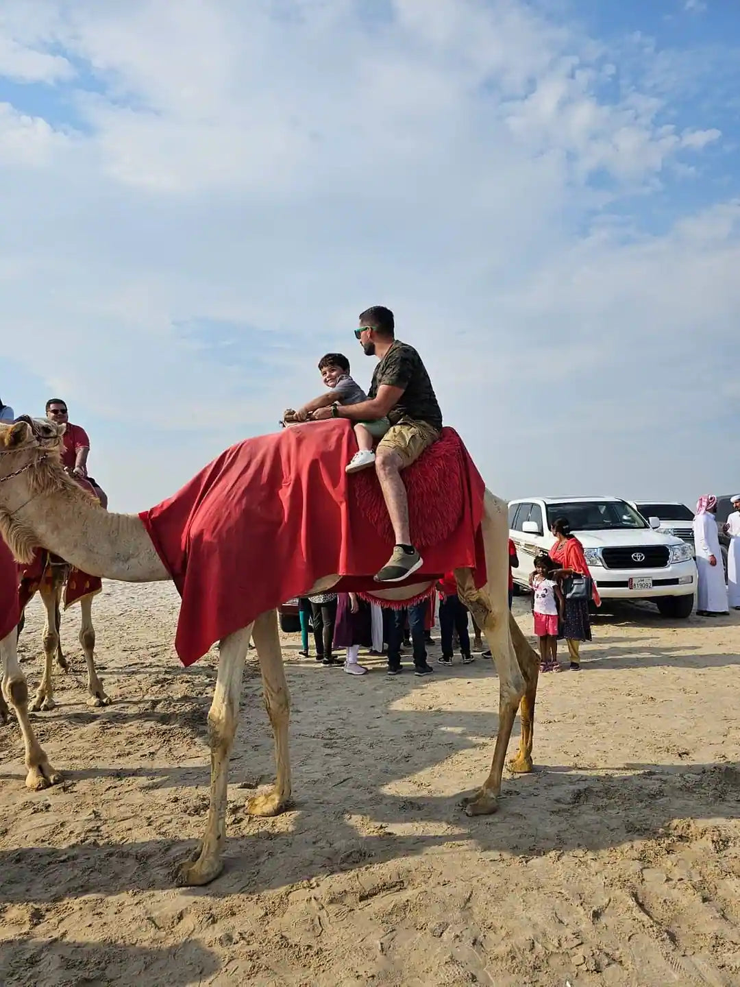 दोहा: डेजर्ट सफारी विद ड्यून बैशिंग, ऊंट की सवारी और सैंडबोर्डिंग