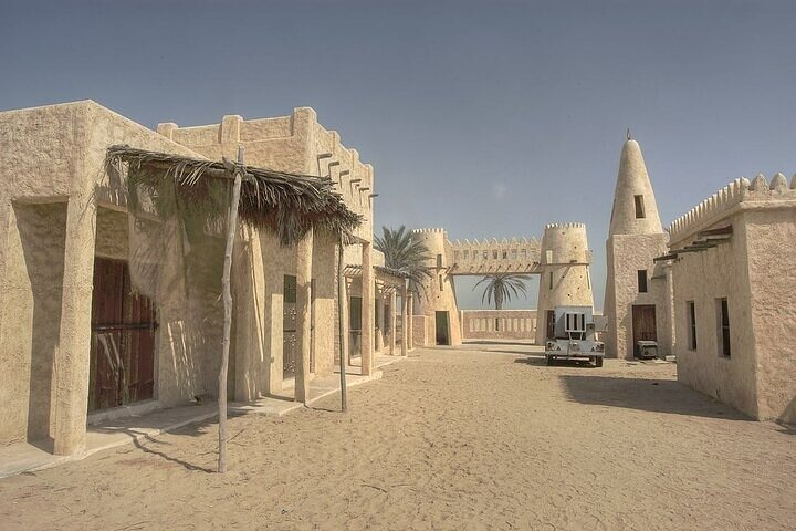 Doha: Western Qatar Tour with Camel Racetrack, Mushroom Rocks and Modern Art