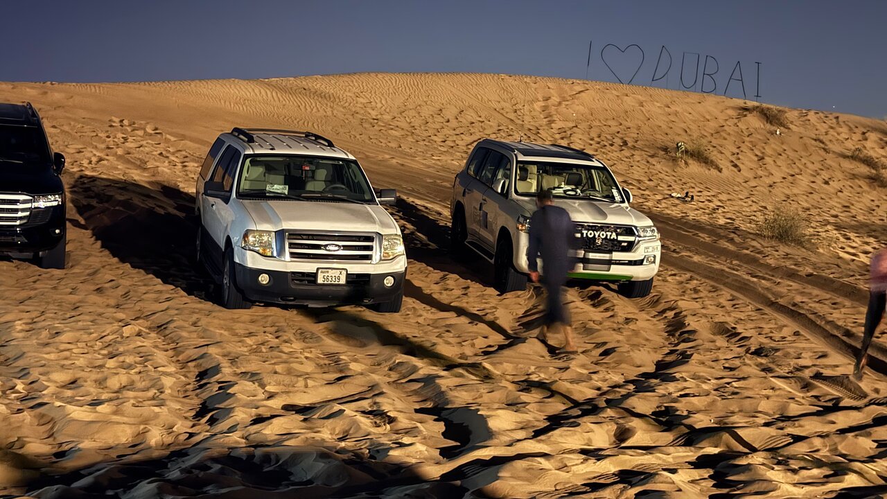 Dubai: 4 - Hour Morning Red Dune Safari with Sandboarding and Camel Ride