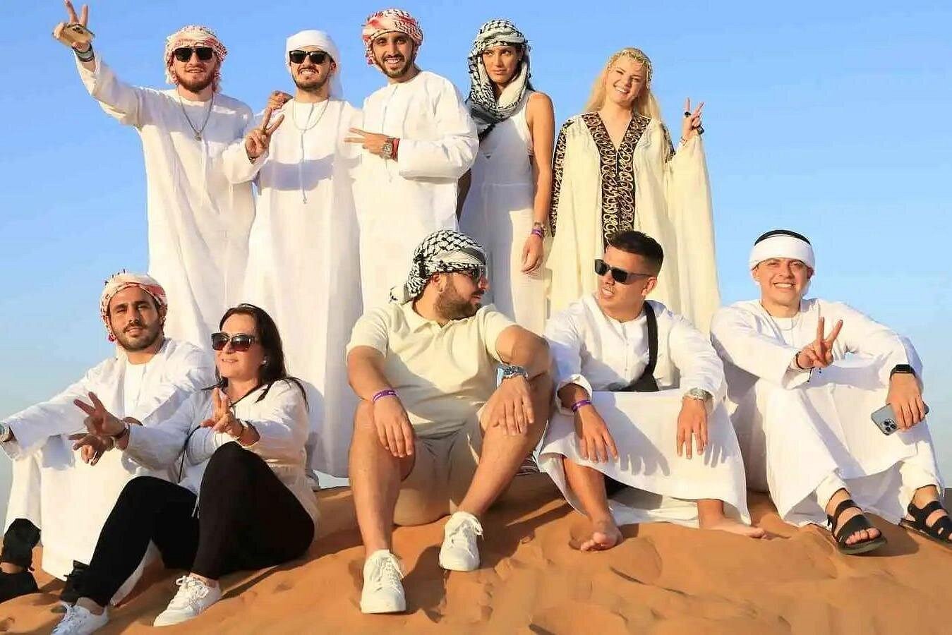 Dubai: 4 - Hour Morning Red Dune Safari with Sandboarding and Camel Ride