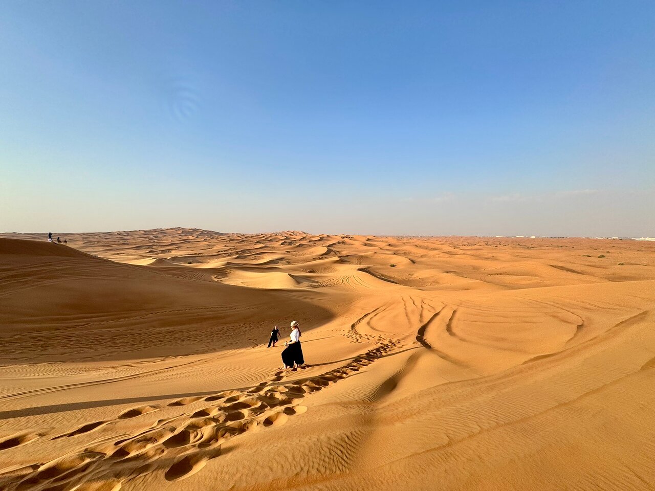 Dubai: Al Madam Red Dunes Desert Safari and Camp Activities