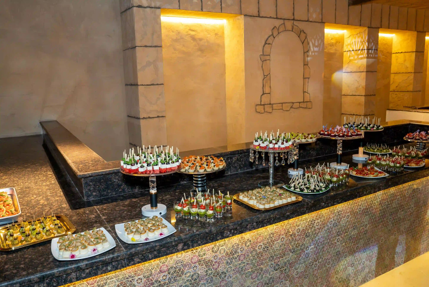 Dubai: Arabian Heritage Evening Desert Safari with BBQ Dinner, Camel Ride and Live Shows