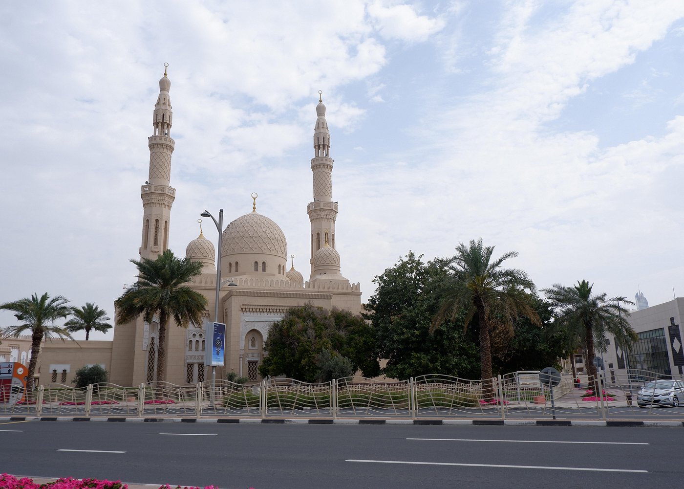 Dubai: Half - Day City Tour with Museum, Souks and Palm Jumeirah